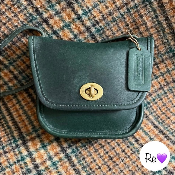 Coach Handbags - 🦋 Coach Green Everett